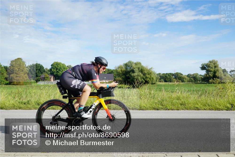 31.08.2025 - Elbe Triathlon Hamburg Michael Burmester http://msf.ph/oto/8690598 31.08.2025 09:42:23 Radfahren 248, 299, 598, 916 meine-sportfotos.de