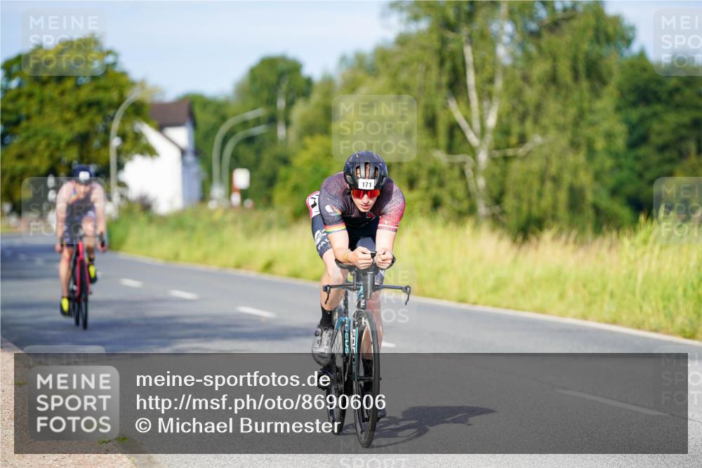 31.08.2025 - Elbe Triathlon Hamburg Michael Burmester http://msf.ph/oto/8690606 31.08.2025 08:56:10 Radfahren 171, 180 meine-sportfotos.de