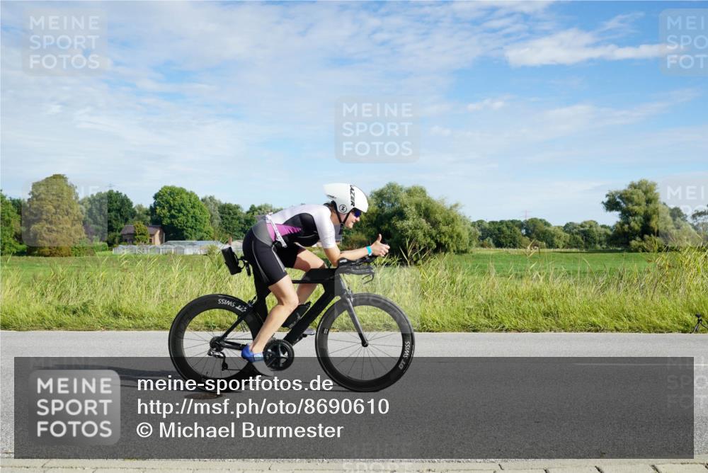 31.08.2025 - Elbe Triathlon Hamburg Michael Burmester http://msf.ph/oto/8690610 31.08.2025 09:42:40 Radfahren 247, 361, 615, 811, 884 meine-sportfotos.de