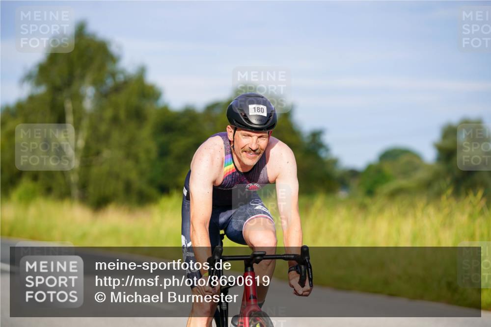 31.08.2025 - Elbe Triathlon Hamburg Michael Burmester http://msf.ph/oto/8690619 31.08.2025 08:56:13 Radfahren 171, 180 meine-sportfotos.de