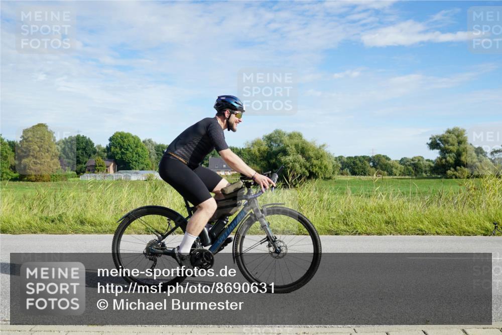 31.08.2025 - Elbe Triathlon Hamburg Michael Burmester http://msf.ph/oto/8690631 31.08.2025 09:42:55 Radfahren 311, 414, 438, 486, 490, 629, 648, 665, 732, 833, 837, 882 meine-sportfotos.de