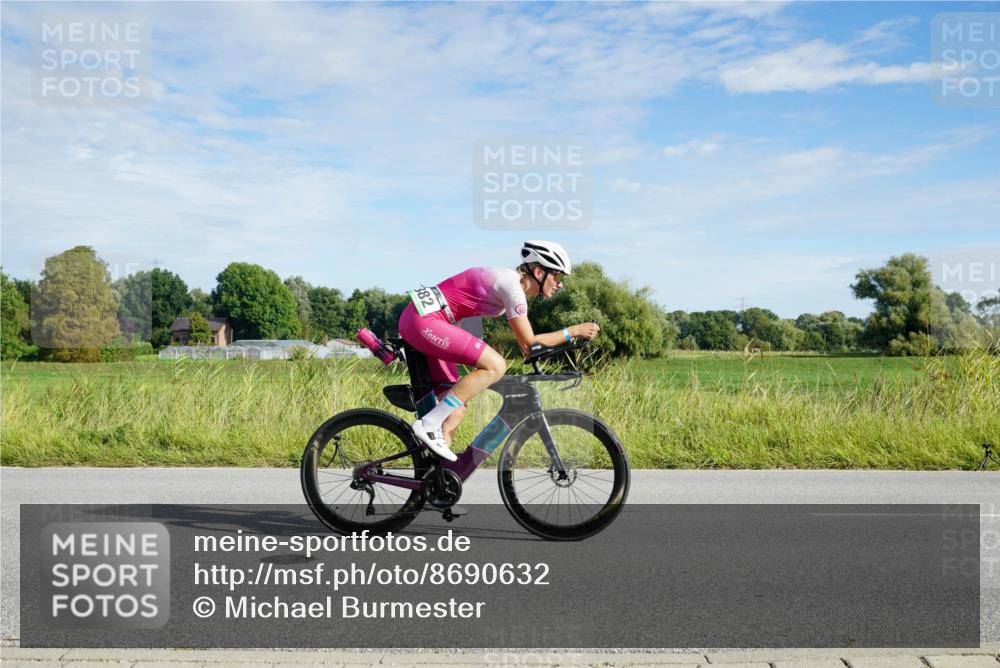 31.08.2025 - Elbe Triathlon Hamburg Michael Burmester http://msf.ph/oto/8690632 31.08.2025 09:42:56 Radfahren 311, 324, 414, 438, 486, 490, 623, 648, 665, 732, 833, 837, 882 meine-sportfotos.de