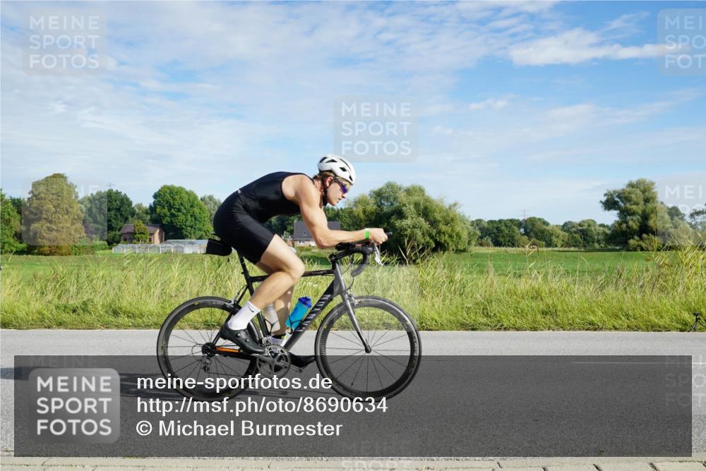 31.08.2025 - Elbe Triathlon Hamburg Michael Burmester http://msf.ph/oto/8690634 31.08.2025 09:42:59 Radfahren 321, 324, 414, 438, 486, 623, 624, 665, 732, 833, 837, 882 meine-sportfotos.de