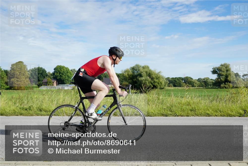 31.08.2025 - Elbe Triathlon Hamburg Michael Burmester http://msf.ph/oto/8690641 31.08.2025 09:43:02 Radfahren 321, 324, 414, 605, 623, 624, 732, 795, 833, 837 meine-sportfotos.de