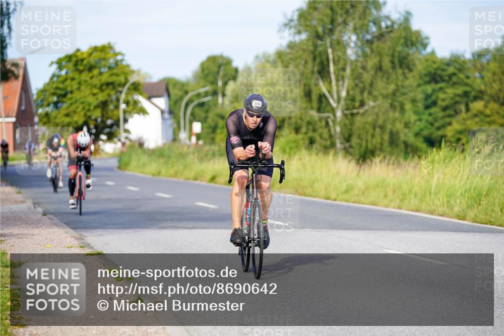 31.08.2025 - Elbe Triathlon Hamburg Michael Burmester http://msf.ph/oto/8690642 31.08.2025 08:56:33 Radfahren 181, 199, 260, 373 meine-sportfotos.de
