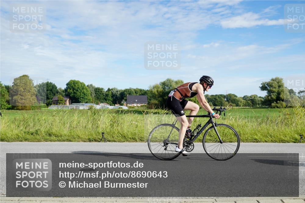 31.08.2025 - Elbe Triathlon Hamburg Michael Burmester http://msf.ph/oto/8690643 31.08.2025 09:43:03 Radfahren 321, 324, 414, 605, 623, 624, 732, 795, 833, 837 meine-sportfotos.de