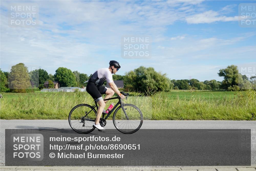 31.08.2025 - Elbe Triathlon Hamburg Michael Burmester http://msf.ph/oto/8690651 31.08.2025 09:43:08 Radfahren 321, 605, 622, 795 meine-sportfotos.de