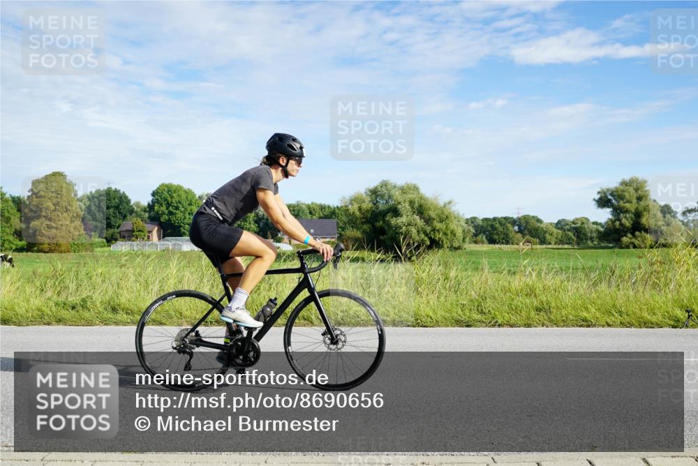 31.08.2025 - Elbe Triathlon Hamburg Michael Burmester http://msf.ph/oto/8690656 31.08.2025 09:43:25 Radfahren 249, 383, 519, 567, 680, 835 meine-sportfotos.de