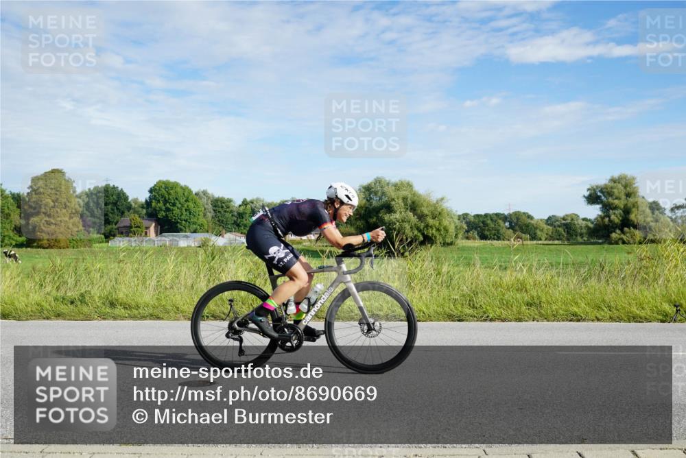 31.08.2025 - Elbe Triathlon Hamburg Michael Burmester http://msf.ph/oto/8690669 31.08.2025 09:43:40 Radfahren 282, 337, 866, 908, 913 meine-sportfotos.de