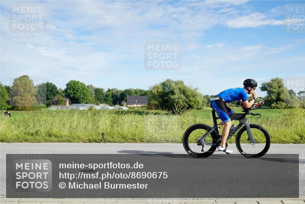 31.08.2025 - Elbe Triathlon Hamburg Michael Burmester http://msf.ph/oto/8690675 31.08.2025 09:43:48 Radfahren 377, 450, 563, 602, 800, 845, 908 meine-sportfotos.de