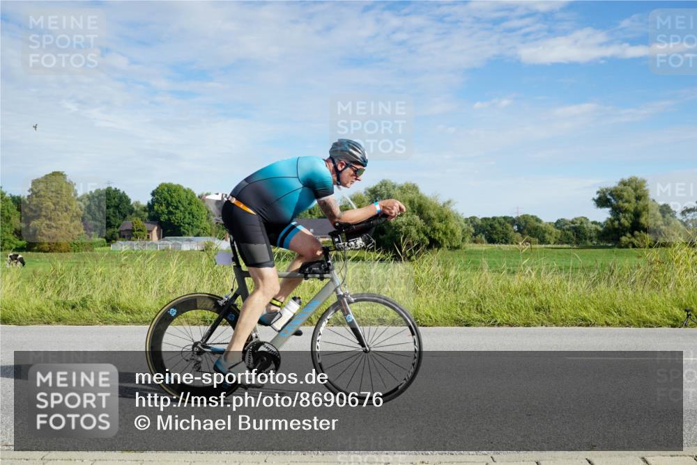 31.08.2025 - Elbe Triathlon Hamburg Michael Burmester http://msf.ph/oto/8690676 31.08.2025 09:43:52 Radfahren 377, 450, 563, 602, 610, 634, 770, 800 meine-sportfotos.de