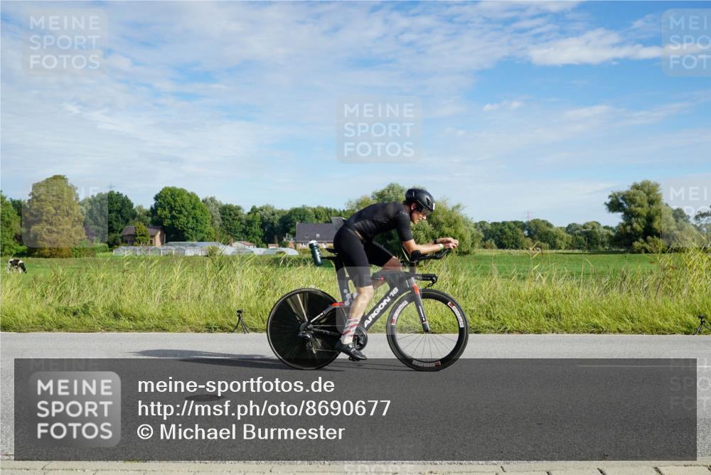 31.08.2025 - Elbe Triathlon Hamburg Michael Burmester http://msf.ph/oto/8690677 31.08.2025 09:43:53 Radfahren 377, 450, 563, 610, 634, 770 meine-sportfotos.de
