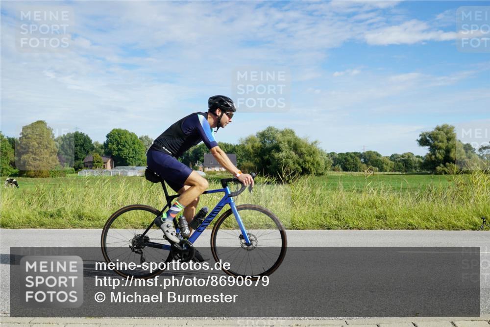 31.08.2025 - Elbe Triathlon Hamburg Michael Burmester http://msf.ph/oto/8690679 31.08.2025 09:43:55 Radfahren 377, 450, 563, 610, 634, 770 meine-sportfotos.de