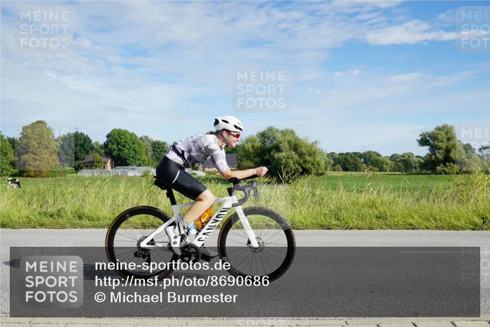 31.08.2025 - Elbe Triathlon Hamburg Michael Burmester http://msf.ph/oto/8690686 31.08.2025 09:44:02 Radfahren 281, 378, 476, 562, 770, 787, 864 meine-sportfotos.de
