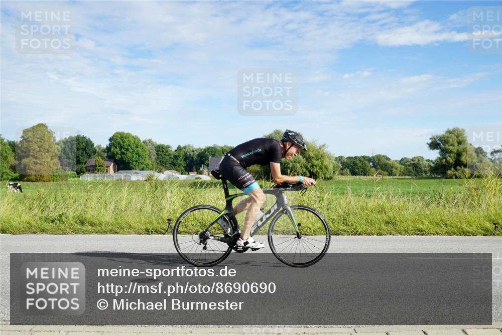 31.08.2025 - Elbe Triathlon Hamburg Michael Burmester http://msf.ph/oto/8690690 31.08.2025 09:44:06 Radfahren 281, 378, 476, 562, 787, 864 meine-sportfotos.de