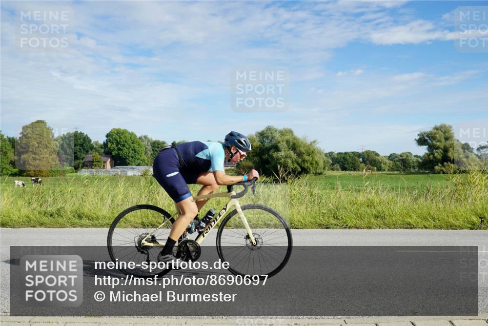 31.08.2025 - Elbe Triathlon Hamburg Michael Burmester http://msf.ph/oto/8690697 31.08.2025 09:44:29 Radfahren 360, 387, 667, 825, 919 meine-sportfotos.de