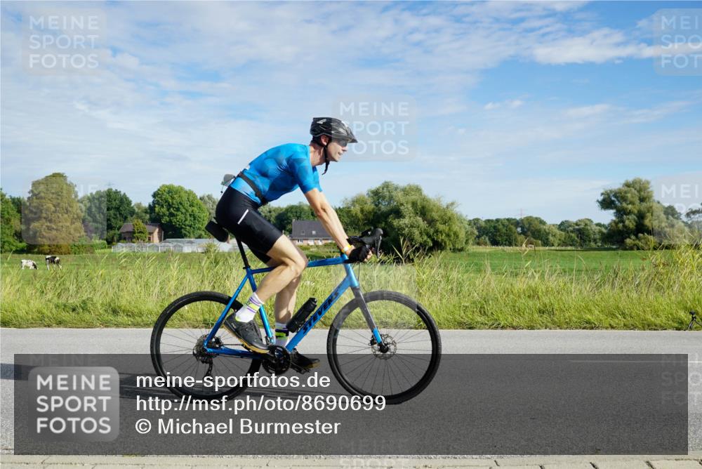 31.08.2025 - Elbe Triathlon Hamburg Michael Burmester http://msf.ph/oto/8690699 31.08.2025 09:44:32 Radfahren 360, 387, 667, 825, 919 meine-sportfotos.de