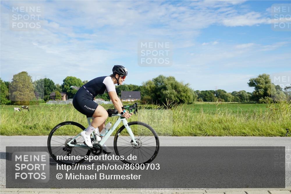 31.08.2025 - Elbe Triathlon Hamburg Michael Burmester http://msf.ph/oto/8690703 31.08.2025 09:44:47 Radfahren 259, 298, 617, 669, 737, 823, 869, 881 meine-sportfotos.de