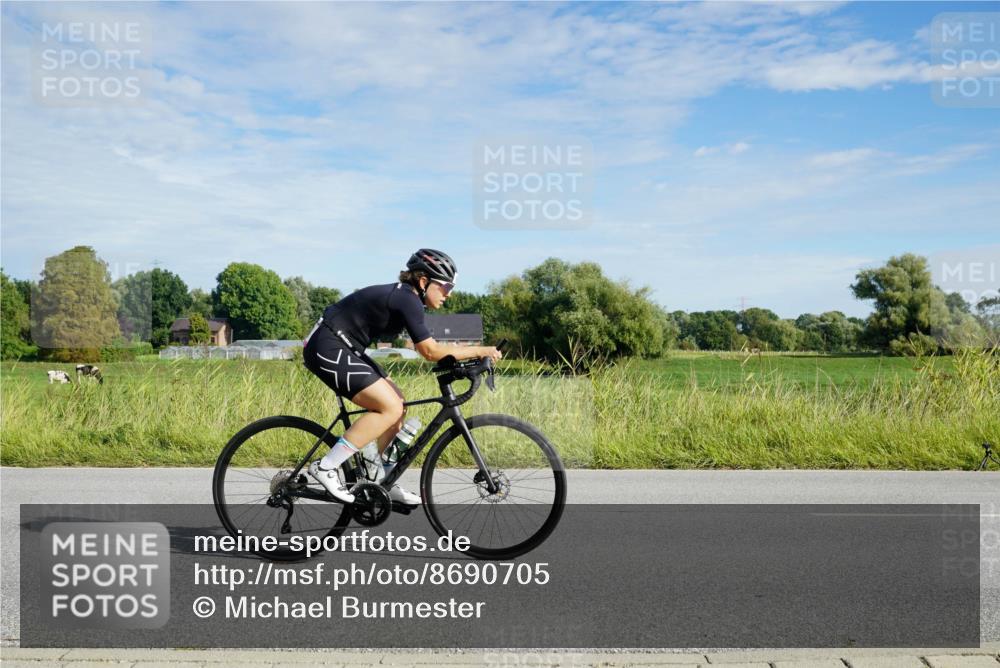 31.08.2025 - Elbe Triathlon Hamburg Michael Burmester http://msf.ph/oto/8690705 31.08.2025 09:44:48 Radfahren 259, 298, 617, 669, 737, 823, 869, 881 meine-sportfotos.de