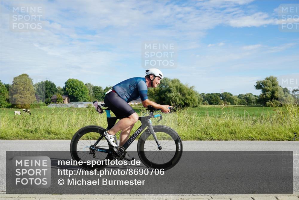31.08.2025 - Elbe Triathlon Hamburg Michael Burmester http://msf.ph/oto/8690706 31.08.2025 09:44:49 Radfahren 259, 298, 357, 617, 669, 737, 823, 869, 881 meine-sportfotos.de