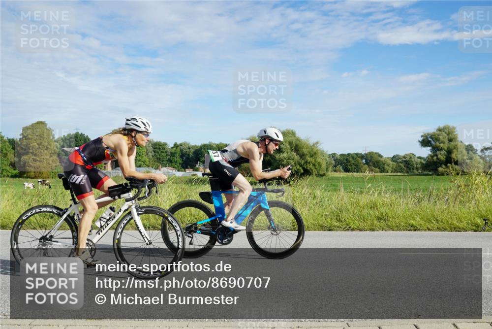 31.08.2025 - Elbe Triathlon Hamburg Michael Burmester http://msf.ph/oto/8690707 31.08.2025 09:44:49 Radfahren 259, 298, 357, 617, 669, 737, 823, 869, 881 meine-sportfotos.de