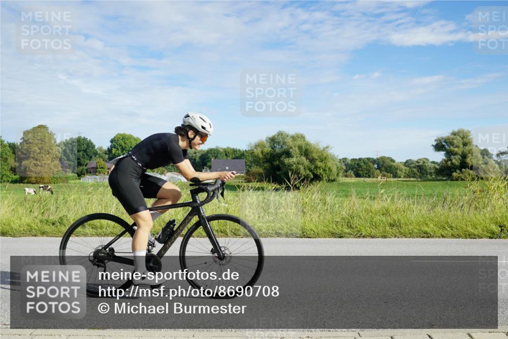 31.08.2025 - Elbe Triathlon Hamburg Michael Burmester http://msf.ph/oto/8690708 31.08.2025 09:44:50 Radfahren 259, 298, 357, 613, 617, 669, 737, 823, 869, 881 meine-sportfotos.de