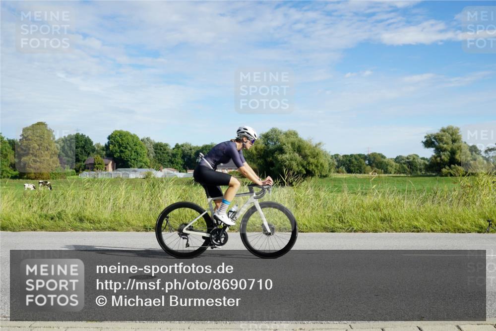 31.08.2025 - Elbe Triathlon Hamburg Michael Burmester http://msf.ph/oto/8690710 31.08.2025 09:44:51 Radfahren 259, 298, 357, 613, 617, 669, 737, 773, 823, 881 meine-sportfotos.de