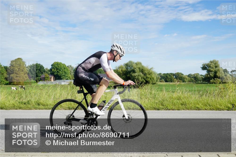 31.08.2025 - Elbe Triathlon Hamburg Michael Burmester http://msf.ph/oto/8690711 31.08.2025 09:44:54 Radfahren 292, 357, 527, 613, 617, 773, 823, 881 meine-sportfotos.de