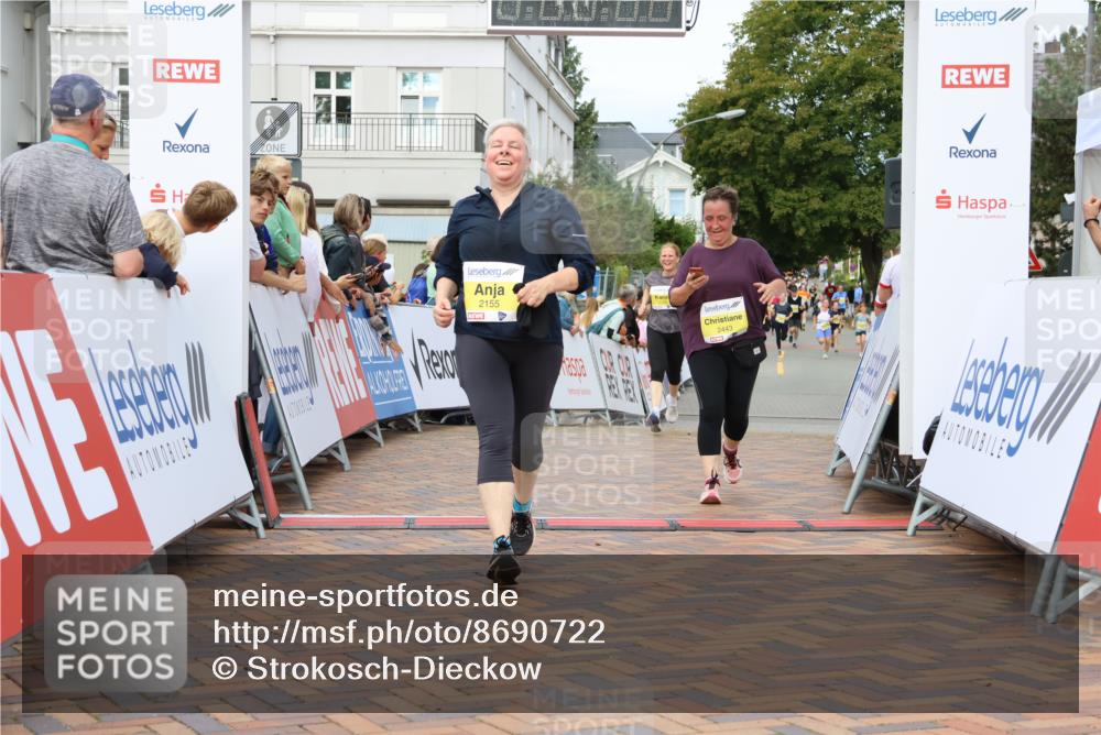 31.08.2025 - 21. Blankeneser Heldenlauf Strokosch-Dieckow http://msf.ph/oto/8690722 31.08.2025 10:31:40 Ziel 2190, 2092, 2079, 2340, 2155, 2443 meine-sportfotos.de