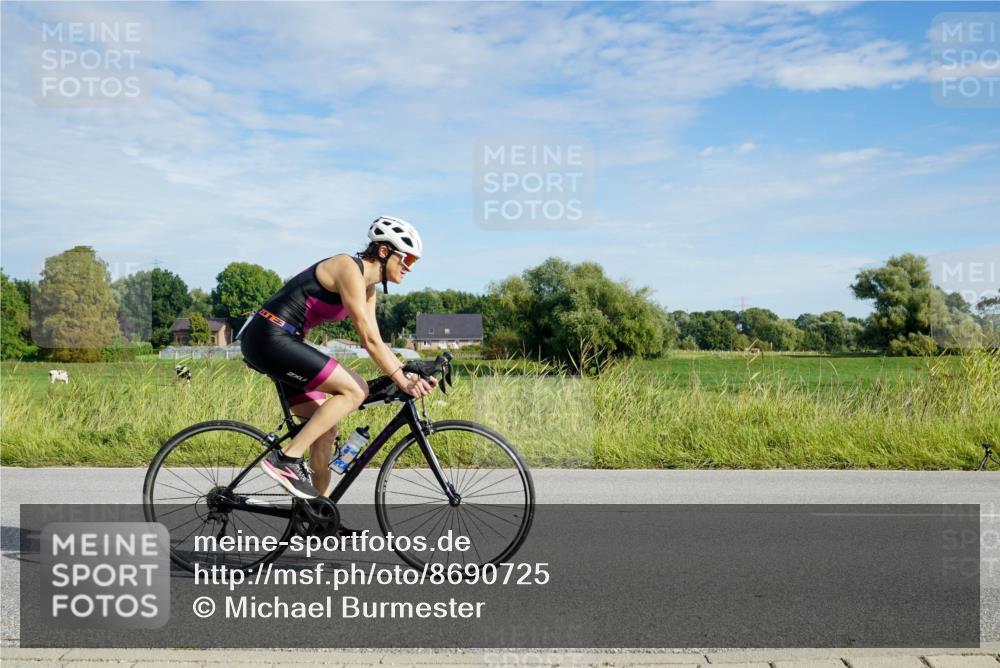 31.08.2025 - Elbe Triathlon Hamburg Michael Burmester http://msf.ph/oto/8690725 31.08.2025 09:45:12 Radfahren 427, 720, 911 meine-sportfotos.de