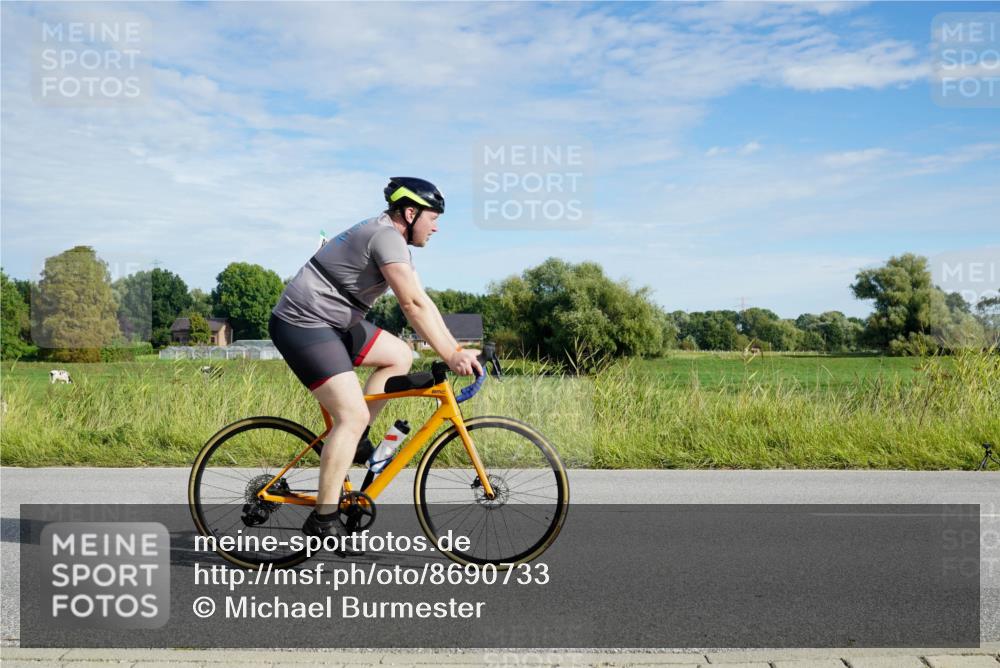 31.08.2025 - Elbe Triathlon Hamburg Michael Burmester http://msf.ph/oto/8690733 31.08.2025 09:45:29 Radfahren 393, 431, 489, 566, 607, 664, 709, 756 meine-sportfotos.de