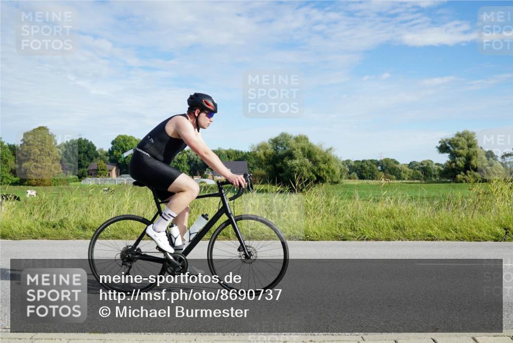 31.08.2025 - Elbe Triathlon Hamburg Michael Burmester http://msf.ph/oto/8690737 31.08.2025 09:45:31 Radfahren 393, 431, 566, 607, 660, 664, 708, 709, 756 meine-sportfotos.de