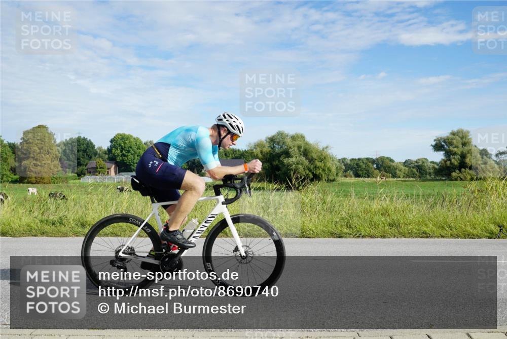 31.08.2025 - Elbe Triathlon Hamburg Michael Burmester http://msf.ph/oto/8690740 31.08.2025 09:45:37 Radfahren 392, 393, 607, 633, 660, 700, 708, 709, 786, 808, 826 meine-sportfotos.de