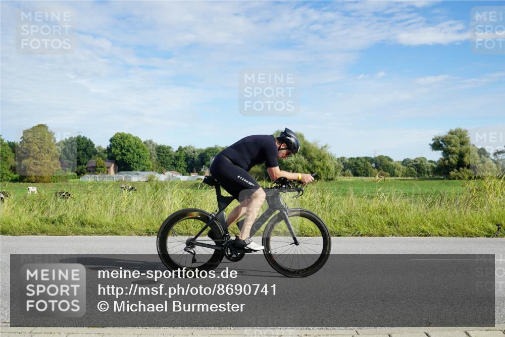 31.08.2025 - Elbe Triathlon Hamburg Michael Burmester http://msf.ph/oto/8690741 31.08.2025 09:45:37 Radfahren 392, 393, 607, 633, 660, 700, 708, 709, 786, 808, 826 meine-sportfotos.de