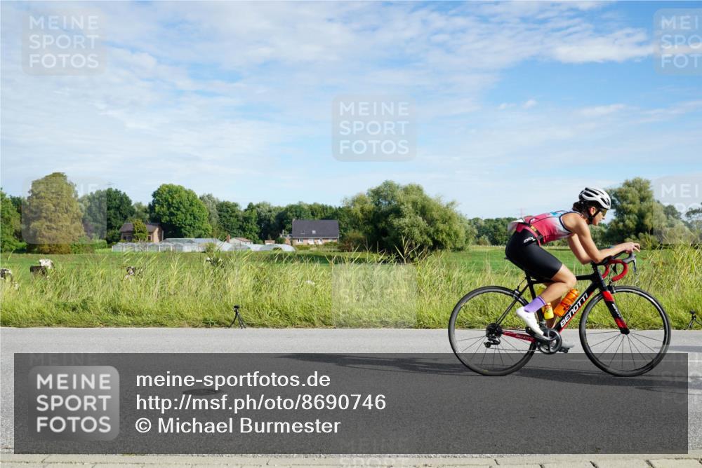 31.08.2025 - Elbe Triathlon Hamburg Michael Burmester http://msf.ph/oto/8690746 31.08.2025 09:45:42 Radfahren 392, 534, 633, 700, 786, 808, 826, 930 meine-sportfotos.de