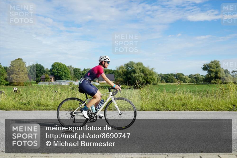 31.08.2025 - Elbe Triathlon Hamburg Michael Burmester http://msf.ph/oto/8690747 31.08.2025 09:45:44 Radfahren 305, 534, 633, 786, 808, 826, 905, 930 meine-sportfotos.de
