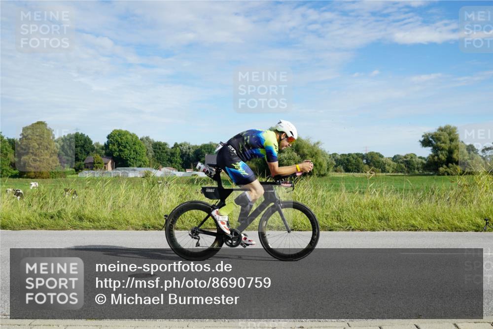 31.08.2025 - Elbe Triathlon Hamburg Michael Burmester http://msf.ph/oto/8690759 31.08.2025 09:46:02 Radfahren 463, 464, 466, 553, 600, 712, 740, 868, 906 meine-sportfotos.de