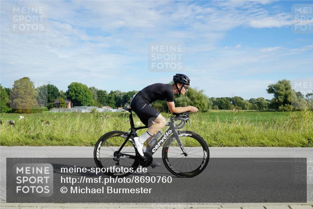 31.08.2025 - Elbe Triathlon Hamburg Michael Burmester http://msf.ph/oto/8690760 31.08.2025 09:46:04 Radfahren 463, 464, 466, 553, 600, 712, 740, 803, 868, 876, 906 meine-sportfotos.de