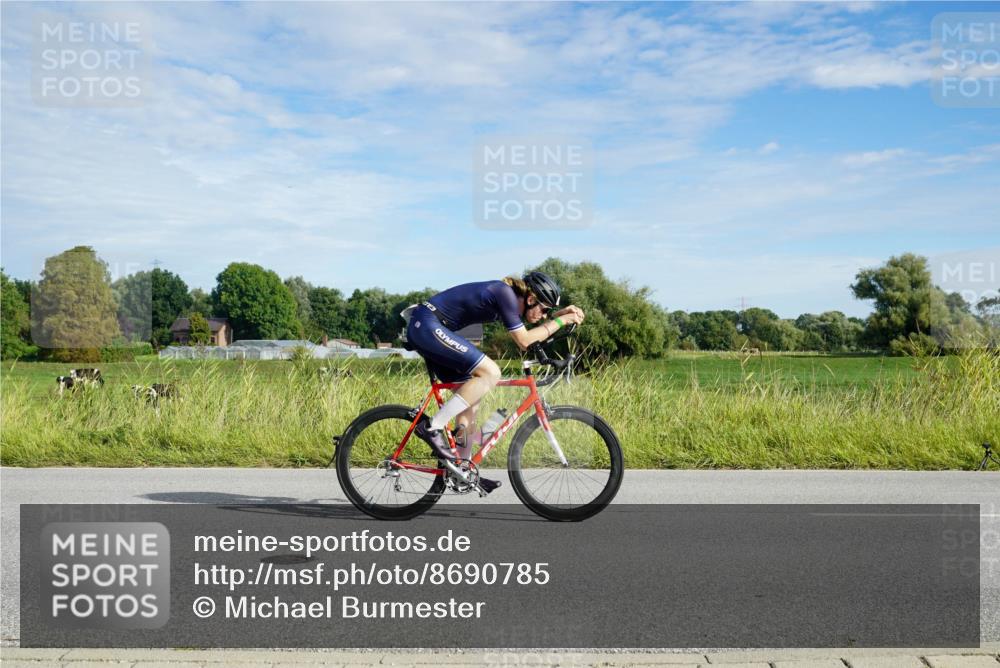 31.08.2025 - Elbe Triathlon Hamburg Michael Burmester http://msf.ph/oto/8690785 31.08.2025 09:46:32 Radfahren 421, 439, 494, 599, 666, 816, 909 meine-sportfotos.de