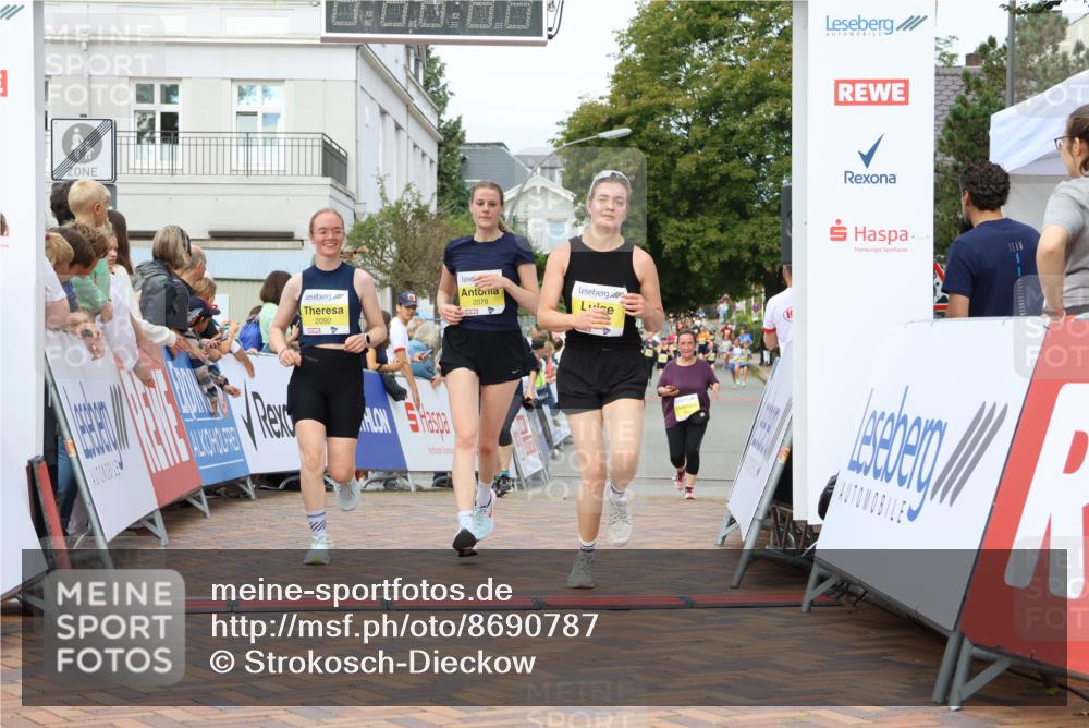 31.08.2025 - 21. Blankeneser Heldenlauf Strokosch-Dieckow http://msf.ph/oto/8690787 31.08.2025 10:31:36 Ziel 2664, 2740, 2406, 2190, 2092, 2079, 2653, 2155, 2443 meine-sportfotos.de
