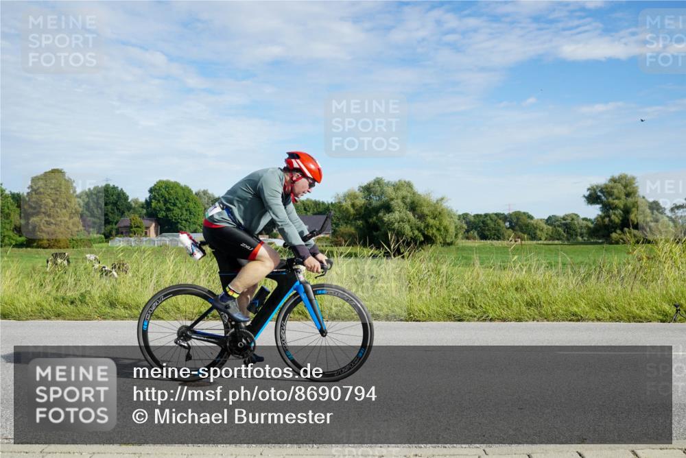 31.08.2025 - Elbe Triathlon Hamburg Michael Burmester http://msf.ph/oto/8690794 31.08.2025 09:46:44 Radfahren 284, 294, 329, 526, 569, 570, 729, 750, 759, 771, 838 meine-sportfotos.de