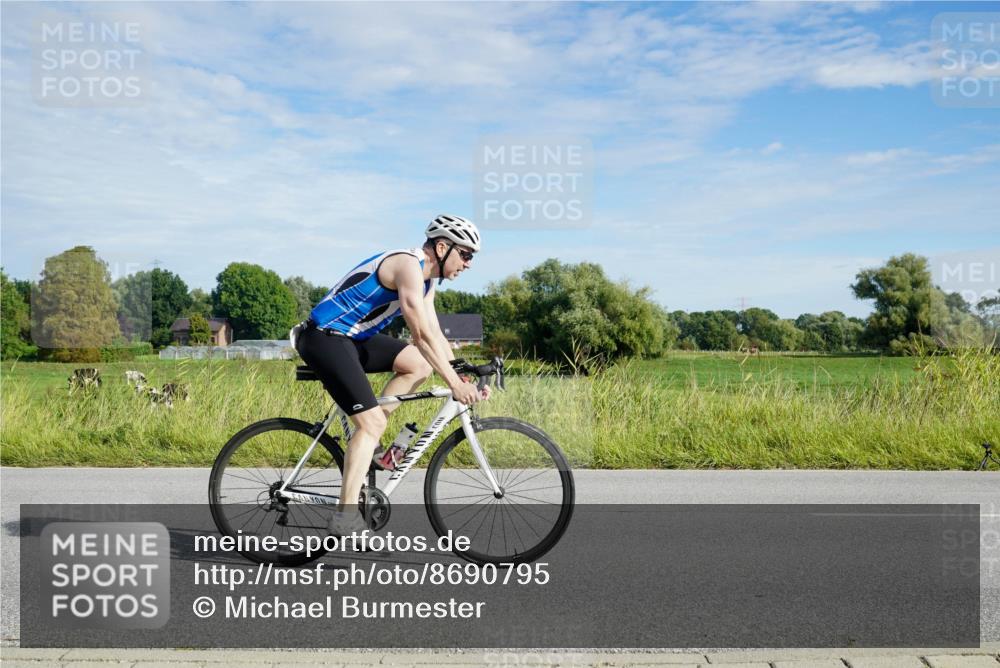 31.08.2025 - Elbe Triathlon Hamburg Michael Burmester http://msf.ph/oto/8690795 31.08.2025 09:46:45 Radfahren 294, 329, 526, 569, 570, 589, 729, 750, 759, 771, 838 meine-sportfotos.de
