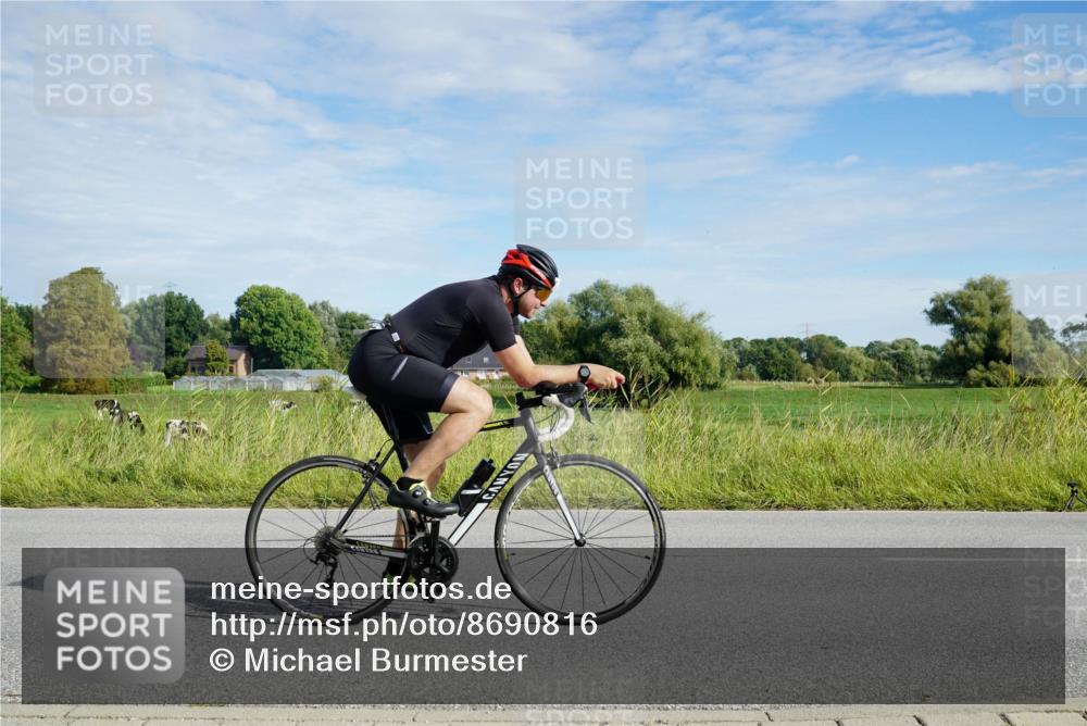 31.08.2025 - Elbe Triathlon Hamburg Michael Burmester http://msf.ph/oto/8690816 31.08.2025 09:47:13 Radfahren 400, 531, 533, 655, 723, 731, 749, 760, 777, 915 meine-sportfotos.de