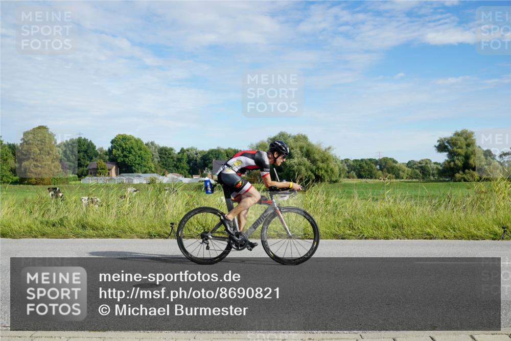 31.08.2025 - Elbe Triathlon Hamburg Michael Burmester http://msf.ph/oto/8690821 31.08.2025 09:47:17 Radfahren 400, 516, 533, 545, 723, 749, 915 meine-sportfotos.de