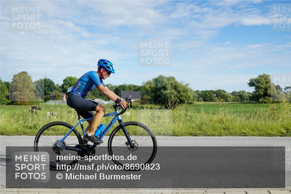 31.08.2025 - Elbe Triathlon Hamburg Michael Burmester http://msf.ph/oto/8690823 31.08.2025 09:47:19 Radfahren 400, 516, 533, 545, 723, 749, 915 meine-sportfotos.de