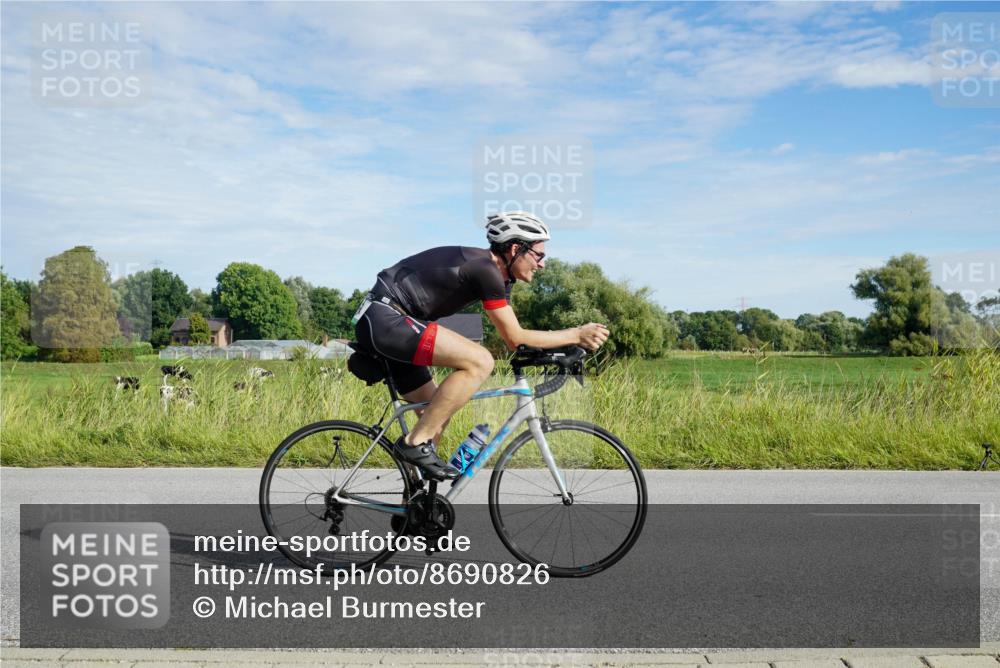 31.08.2025 - Elbe Triathlon Hamburg Michael Burmester http://msf.ph/oto/8690826 31.08.2025 09:47:23 Radfahren 516, 545, 915 meine-sportfotos.de