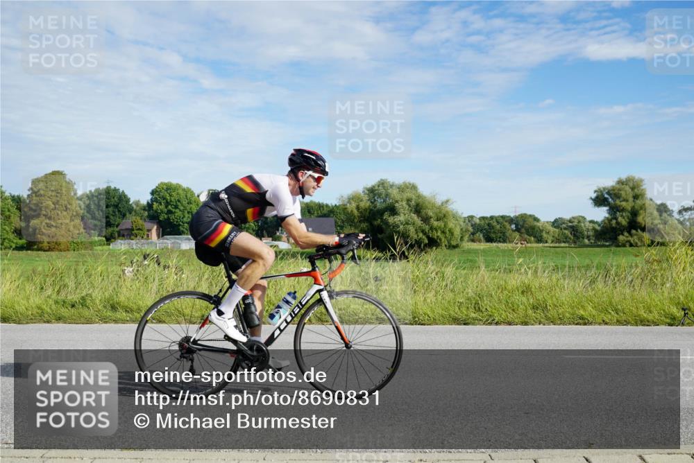 31.08.2025 - Elbe Triathlon Hamburg Michael Burmester http://msf.ph/oto/8690831 31.08.2025 09:47:38 Radfahren 253, 609, 657, 754, 828, 850, 912 meine-sportfotos.de