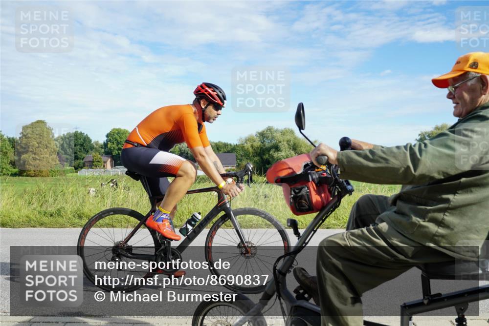 31.08.2025 - Elbe Triathlon Hamburg Michael Burmester http://msf.ph/oto/8690837 31.08.2025 09:47:46 Radfahren 256, 374, 413, 674, 912 meine-sportfotos.de