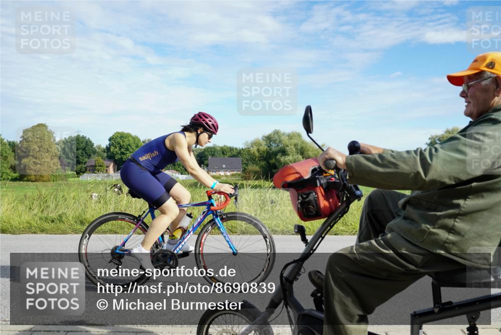 31.08.2025 - Elbe Triathlon Hamburg Michael Burmester http://msf.ph/oto/8690839 31.08.2025 09:47:49 Radfahren 256, 374, 413, 495, 674 meine-sportfotos.de
