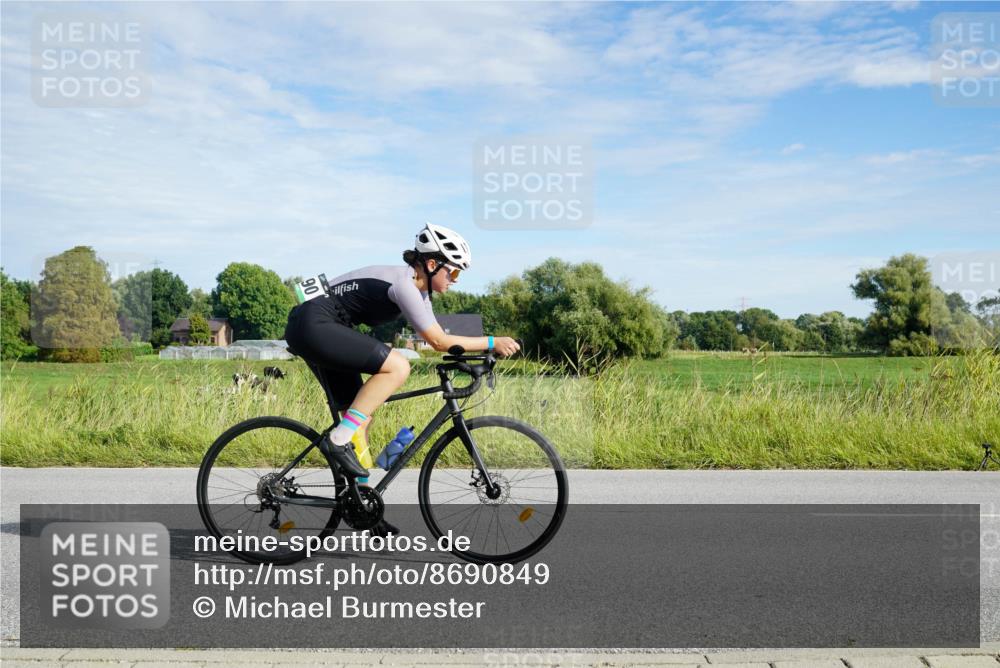 31.08.2025 - Elbe Triathlon Hamburg Michael Burmester http://msf.ph/oto/8690849 31.08.2025 09:47:58 Radfahren 285, 315, 495, 528, 568, 781, 790 meine-sportfotos.de